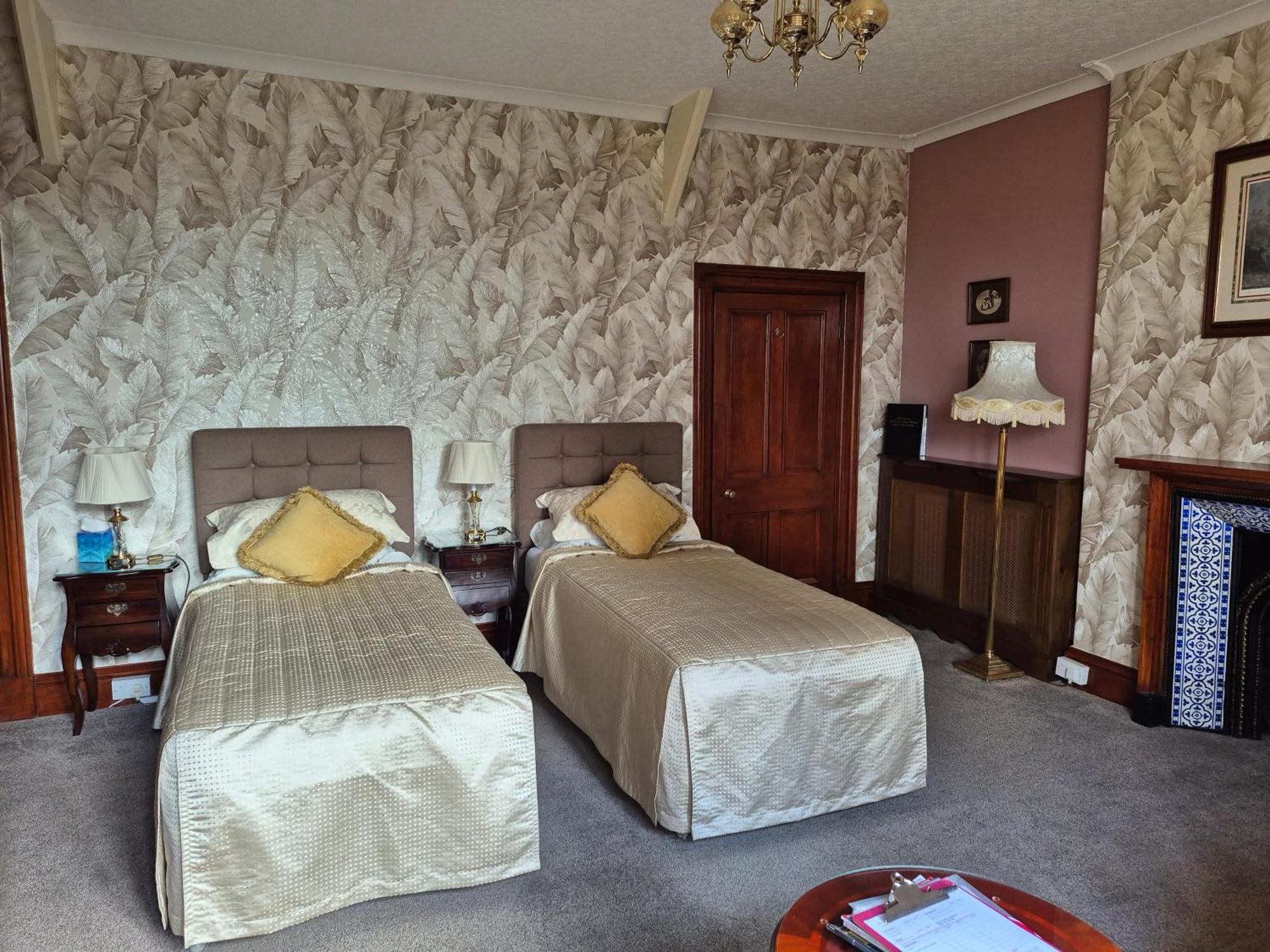 ‪‪St. David's Guest House‬‬  هافرفوردوست المظهر الخارجي الصورة